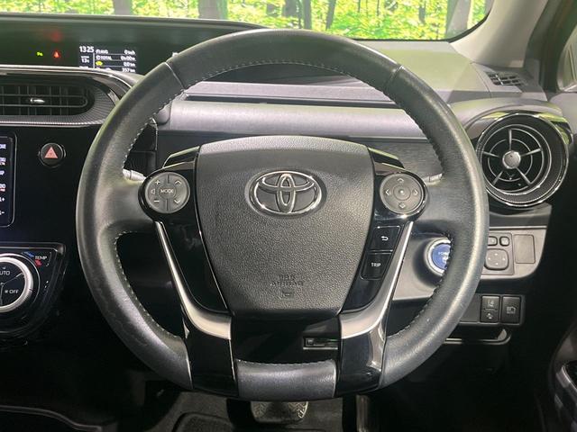 アクア クロスオーバー　後期　純正ナビ　フルセグ　バックカメラ　セーフティセンス　クリアランスソナー　ＬＥＤヘッド　オートライト　スマートキー　シートヒーター　パーキングサポートブレーキ　ＥＴＣ　ナノイー付オートエアコン（11枚目）