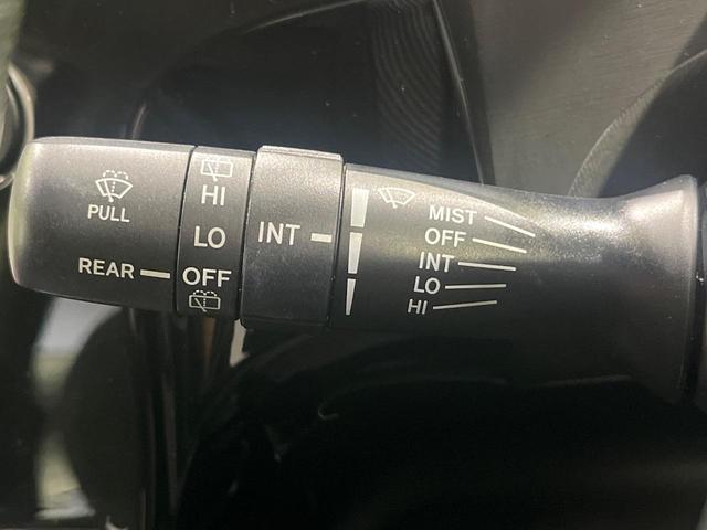 アクア クロスオーバー　後期　純正ナビ　フルセグ　バックカメラ　セーフティセンス　クリアランスソナー　ＬＥＤヘッド　オートライト　スマートキー　シートヒーター　パーキングサポートブレーキ　ＥＴＣ　ナノイー付オートエアコン（31枚目）