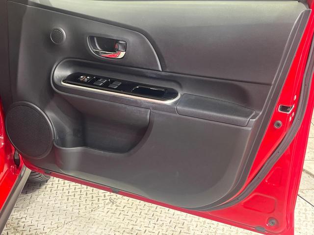 アクア クロスオーバー　後期　純正ナビ　フルセグ　バックカメラ　セーフティセンス　クリアランスソナー　ＬＥＤヘッド　オートライト　スマートキー　シートヒーター　パーキングサポートブレーキ　ＥＴＣ　ナノイー付オートエアコン（38枚目）