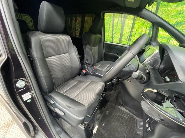 運転席シート廻りは使用感も少なく、良好な状態となっています。丁寧に使われていたことがよくわかりますね。