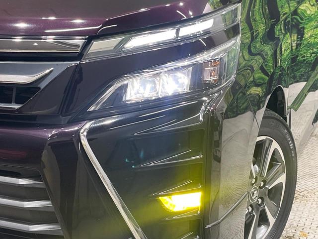 【ＬＥＤヘッドライト】悪天候や夜間走行時も良好な視界を確保し安心して運転できる高輝度ＬＥＤヘッドライトを装備！点灯速度が早く、消費電力も抑えられています。