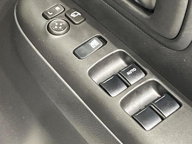 ワゴンＲスマイル ハイブリッドＳ　２トーンルーフパッケージ装着車　純正９型ナビ　全周囲カメラ　１オーナー　セーフティサポート　両側電動スライド　アイドリングストップ　シートヒーター　スマートキー　オートエアコン　シートリフター　電動格納ドアミラー　誤発進抑制機能（40枚目）