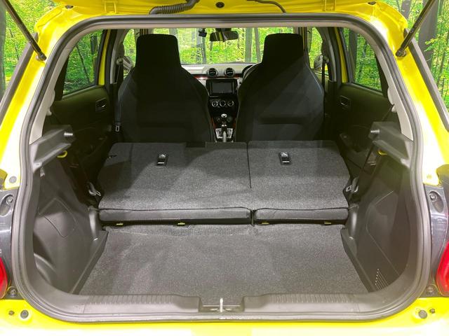 スイフトスポーツ ベースグレード　６速ＭＴ　セーフティパッケージ　アダプティブクルーズ　ＳＤナビ　フルセグ　ＬＥＤヘッド　オートライト　シートヒーター　スマートキー　ドラレコ　ＥＴＣ　オートエアコン　革巻きステアリング　スポーツシート（10枚目）