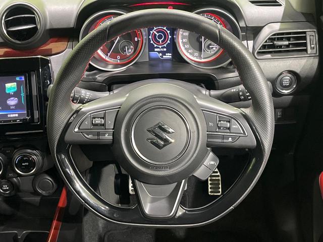 スイフトスポーツ ベースグレード　６速ＭＴ　セーフティパッケージ　アダプティブクルーズ　ＳＤナビ　フルセグ　ＬＥＤヘッド　オートライト　シートヒーター　スマートキー　ドラレコ　ＥＴＣ　オートエアコン　革巻きステアリング　スポーツシート（11枚目）