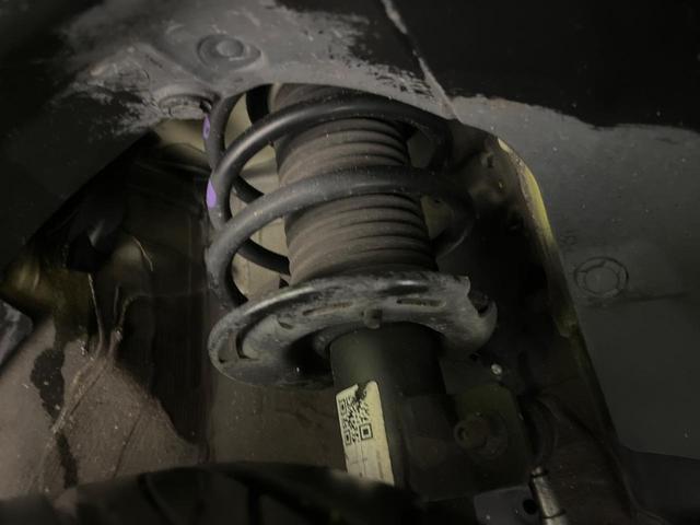 スイフトスポーツ ベースグレード　６速ＭＴ　セーフティパッケージ　アダプティブクルーズ　ＳＤナビ　フルセグ　ＬＥＤヘッド　オートライト　シートヒーター　スマートキー　ドラレコ　ＥＴＣ　オートエアコン　革巻きステアリング　スポーツシート（20枚目）