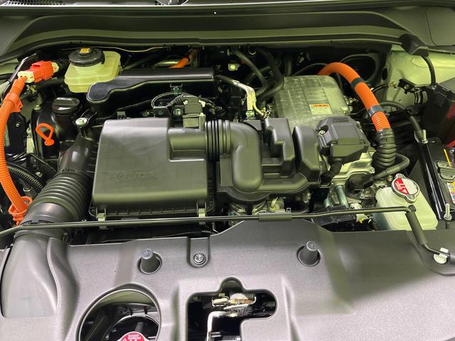 ヴェゼル ｅ：ＨＥＶ　Ｚ　登録済未使用車　９型コネクトナビ　マルチビューカメラ　ハンズフリーパワーバックドア　ホンダセンシング　アダプティブクルーズ　ブラインドスポットモニター　ＬＥＤヘッド　シーケンシャルターン　スマートキー（18枚目）