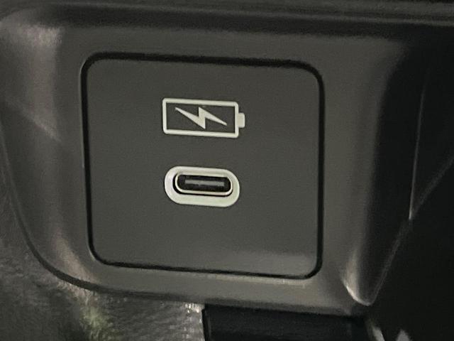 ヴェゼル ｅ：ＨＥＶ　Ｚ　登録済未使用車　９型コネクトナビ　マルチビューカメラ　ハンズフリーパワーバックドア　ホンダセンシング　アダプティブクルーズ　ブラインドスポットモニター　ＬＥＤヘッド　シーケンシャルターン　スマートキー（29枚目）