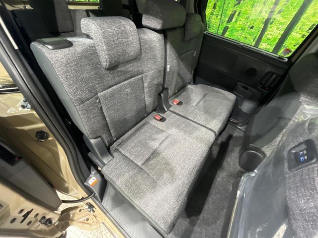 シエンタ ハイブリッドＺ　改良後　登録済未使用車　１０．５型ナビ　全周囲カメラ　ＥＴＣ　ドラレコ　ハンズフリー両側電動　セーフティセンス　レーダークルーズ　ブラインドスポットモニター　ＬＥＤヘッド　スマートキー　オートライト（9枚目）