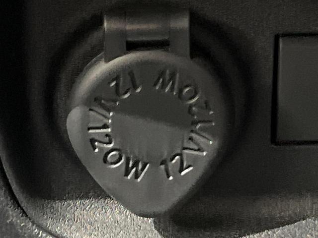 シエンタ ハイブリッドＺ　改良後　登録済未使用車　１０．５型ナビ　全周囲カメラ　ＥＴＣ　ドラレコ　ハンズフリー両側電動　セーフティセンス　レーダークルーズ　ブラインドスポットモニター　ＬＥＤヘッド　スマートキー　オートライト（31枚目）