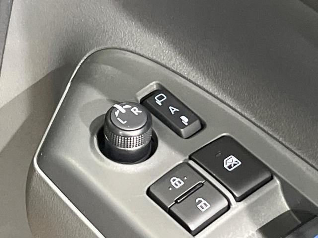 シエンタ ハイブリッドＺ　改良後　登録済未使用車　１０．５型ナビ　全周囲カメラ　ＥＴＣ　ドラレコ　ハンズフリー両側電動　セーフティセンス　レーダークルーズ　ブラインドスポットモニター　ＬＥＤヘッド　スマートキー　オートライト（41枚目）