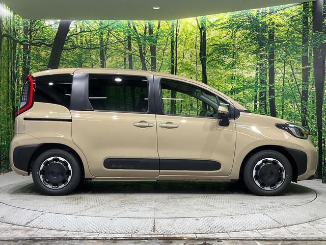 シエンタ ハイブリッドＺ　改良後　登録済未使用車　１０．５型ナビ　全周囲カメラ　ＥＴＣ　ドラレコ　ハンズフリー両側電動　セーフティセンス　レーダークルーズ　ブラインドスポットモニター　ＬＥＤヘッド　スマートキー　オートライト（53枚目）