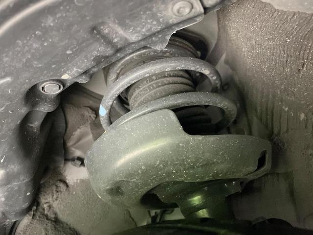 カローラツーリング ハイブリッド　ダブルバイビー　改良後　純正１０．５型ナビ　バックカメラ　ブラインドスポットモニター　パーキングサポートブレーキ　シートヒーター　ステアリングヒーター　ヘッドアップディスプレイ　１２．３型カラーメーター　ＬＥＤヘッド（20枚目）