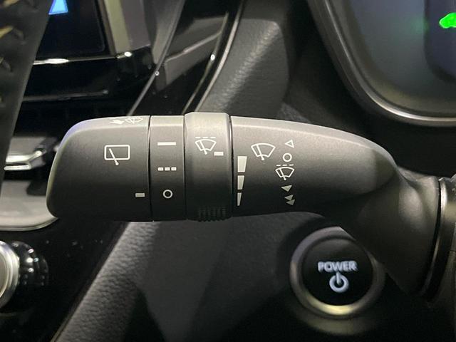 カローラツーリング ハイブリッド　ダブルバイビー　改良後　純正１０．５型ナビ　バックカメラ　ブラインドスポットモニター　パーキングサポートブレーキ　シートヒーター　ステアリングヒーター　ヘッドアップディスプレイ　１２．３型カラーメーター　ＬＥＤヘッド（31枚目）