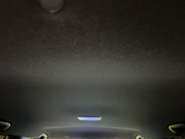 カローラツーリング ハイブリッド　ダブルバイビー　改良後　純正１０．５型ナビ　バックカメラ　ブラインドスポットモニター　パーキングサポートブレーキ　シートヒーター　ステアリングヒーター　ヘッドアップディスプレイ　１２．３型カラーメーター　ＬＥＤヘッド（42枚目）