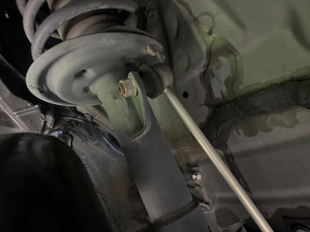 シエンタ ハイブリッドＧ　クエロ　後期　純正ナビ　全周囲カメラ　１２．１型純正後席モニター　セーフティセンス　クリアランスソナー　クルーズコントロール　両側電動スライド　オートレベリング機能付ＬＥＤヘッド　オートライト　スマートキー（20枚目）