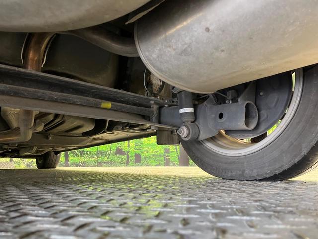 シエンタ ハイブリッドＧ　クエロ　後期　純正ナビ　全周囲カメラ　１２．１型純正後席モニター　セーフティセンス　クリアランスソナー　クルーズコントロール　両側電動スライド　オートレベリング機能付ＬＥＤヘッド　オートライト　スマートキー（23枚目）