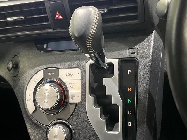 シエンタ ハイブリッドＧ　クエロ　後期　純正ナビ　全周囲カメラ　１２．１型純正後席モニター　セーフティセンス　クリアランスソナー　クルーズコントロール　両側電動スライド　オートレベリング機能付ＬＥＤヘッド　オートライト　スマートキー（24枚目）