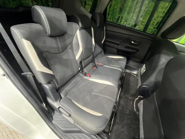 後部座席も気になるようなキズ・汚れやへたり等、大きなダメージはなく、良好な状態です。
