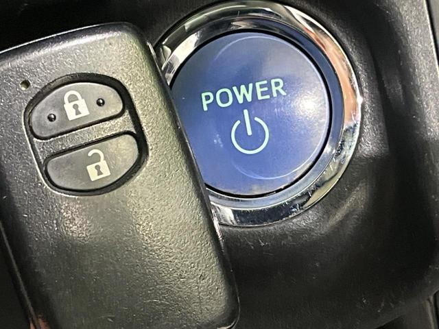 アクア Ｓ　純正ナビ　フルセグ　バックカメラ　ＬＥＤヘッド　スマートキー　ＥＴＣ　シートリフター　オートエアコン　パワーウィンドゥ　電動格納ドアミラー　シートバックポケット　プライバシーガラス　フルエアロ　禁煙車（7枚目）