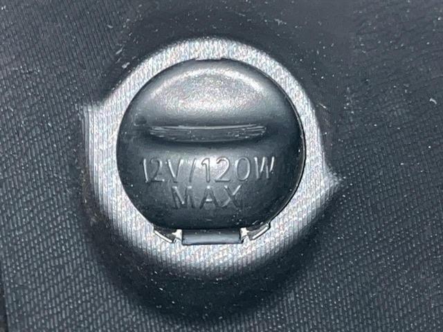 アクア Ｓ　純正ナビ　フルセグ　バックカメラ　ＬＥＤヘッド　スマートキー　ＥＴＣ　シートリフター　オートエアコン　パワーウィンドゥ　電動格納ドアミラー　シートバックポケット　プライバシーガラス　フルエアロ　禁煙車（30枚目）