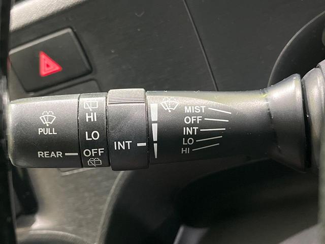 アクア Ｓ　純正ナビ　フルセグ　バックカメラ　ＬＥＤヘッド　スマートキー　ＥＴＣ　シートリフター　オートエアコン　パワーウィンドゥ　電動格納ドアミラー　シートバックポケット　プライバシーガラス　フルエアロ　禁煙車（32枚目）