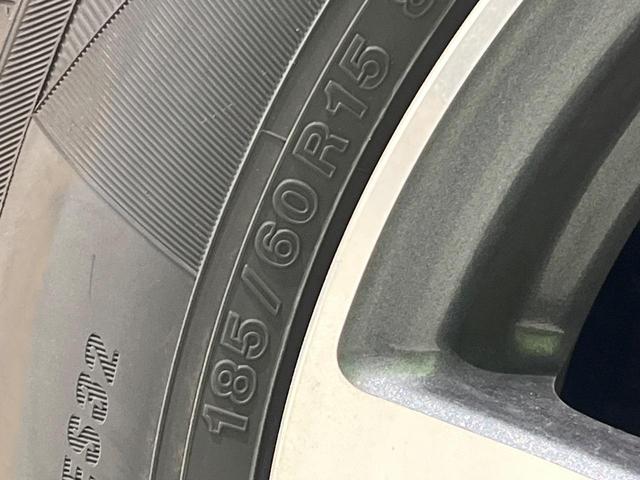 アクア Ｇソフトレザーセレクション　後期　純正ナビ　フルセグ　バックカメラ　セーフティセンス　ＬＥＤヘッドライト　オートライト　シートヒーター　スマートキー　オプション１５インチアルミ　クルーズコントロール　ナノイー付オートエアコン（55枚目）