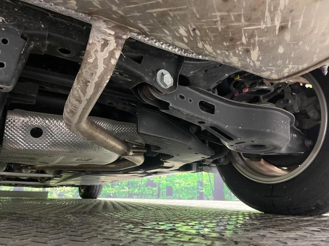 プリウス S 後期 セーフティセンス レーダークルーズ クリアランスソナー LEDヘッドライト オートライト スマートキー 合皮巻きステアリング オートエアコン シートリフター 6スピーカー 電動格納ドアミラー(23枚目)