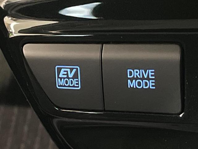 プリウス S 後期 セーフティセンス レーダークルーズ クリアランスソナー LEDヘッドライト オートライト スマートキー 合皮巻きステアリング オートエアコン シートリフター 6スピーカー 電動格納ドアミラー(28枚目)