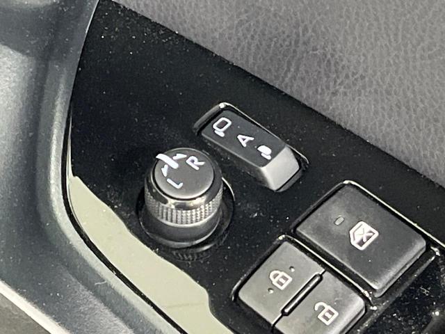 プリウス S 後期 セーフティセンス レーダークルーズ クリアランスソナー LEDヘッドライト オートライト スマートキー 合皮巻きステアリング オートエアコン シートリフター 6スピーカー 電動格納ドアミラー(39枚目)