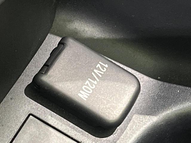 プリウス S 後期 セーフティセンス レーダークルーズ クリアランスソナー LEDヘッドライト オートライト スマートキー 合皮巻きステアリング オートエアコン シートリフター 6スピーカー 電動格納ドアミラー(41枚目)