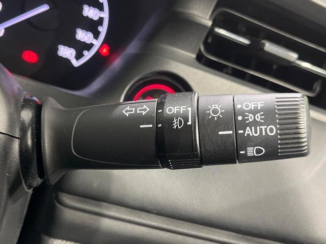 ヴェゼル ｅ：ＨＥＶ　Ｘ　純正９型コネクトナビ　バックカメラ　ホンダセンシング　アダプティブクルーズ　パーキングセンサー　ＬＥＤヘッドライト　ワイヤレス充電　スマートキー　オートエアコン　ＥＴＣ　ステアリングスイッチ　禁煙車（32枚目）