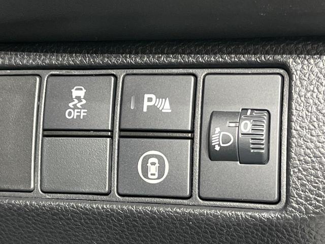 ヴェゼル ｅ：ＨＥＶ　Ｘ　純正９型コネクトナビ　バックカメラ　ホンダセンシング　アダプティブクルーズ　パーキングセンサー　ＬＥＤヘッドライト　ワイヤレス充電　スマートキー　オートエアコン　ＥＴＣ　ステアリングスイッチ　禁煙車（36枚目）