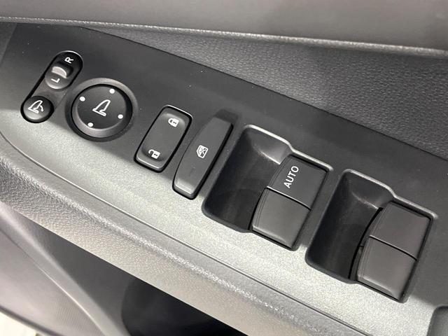 ヴェゼル ｅ：ＨＥＶ　Ｘ　純正９型コネクトナビ　バックカメラ　ホンダセンシング　アダプティブクルーズ　パーキングセンサー　ＬＥＤヘッドライト　ワイヤレス充電　スマートキー　オートエアコン　ＥＴＣ　ステアリングスイッチ　禁煙車（41枚目）