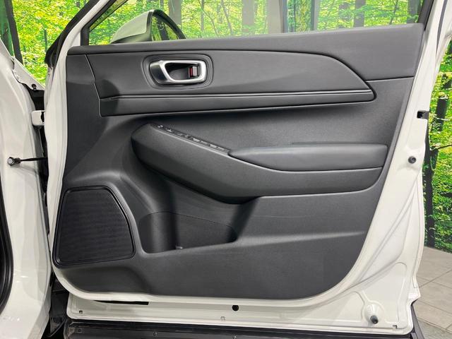 ヴェゼル ｅ：ＨＥＶ　Ｘ　純正９型コネクトナビ　バックカメラ　ホンダセンシング　アダプティブクルーズ　パーキングセンサー　ＬＥＤヘッドライト　ワイヤレス充電　スマートキー　オートエアコン　ＥＴＣ　ステアリングスイッチ　禁煙車（42枚目）