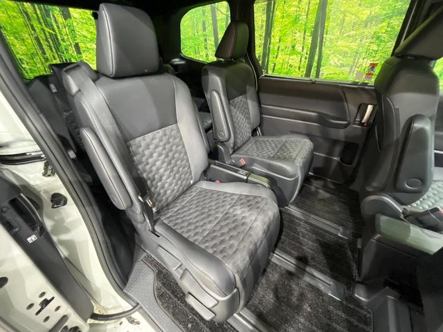 ヴォクシー ハイブリッドＳ－Ｚ　純正１０．５型ナビ　全周囲カメラ　快適利便ＰＫＧ　三眼ＬＥＤ　ユニバーサルステップ　パワーバックドア　両側電動スライド　セーフティセンス　レーダークルーズ　シートヒーター　ステアリングヒーター（9枚目）