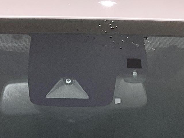 プリウス Ａ　後期　Ｔコネクト１１．６型ナビ　バックカメラ　セーフティセンス　ブラインドスポットモニター　クリアランスソナー　パーキングアシスト　レーダークルーズ　パワーシート　ＬＥＤヘッド　スマートキー　禁煙車（3枚目）