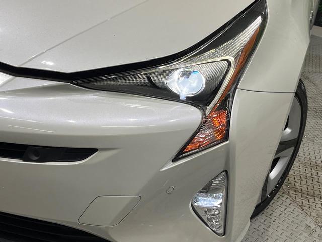 プリウス Ａツーリングセレクション　純正９型ナビ　フルセグ　バックカメラ　セーフティセンス　ブラインドスポットモニター　レーダークルーズ　クリアランスソナー　パーキングアシスト　黒合皮シート　シートヒーター　ＬＥＤヘッド　オートライト（13枚目）