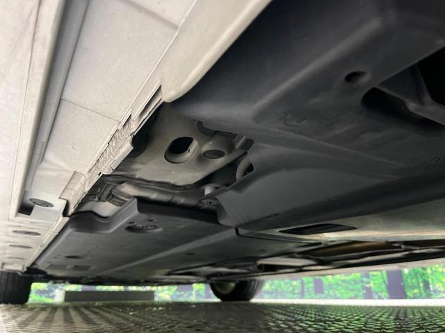 プリウス Ａツーリングセレクション　純正９型ナビ　フルセグ　バックカメラ　セーフティセンス　ブラインドスポットモニター　レーダークルーズ　クリアランスソナー　パーキングアシスト　黒合皮シート　シートヒーター　ＬＥＤヘッド　オートライト（22枚目）