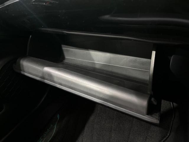 プリウス Ａツーリングセレクション　純正９型ナビ　フルセグ　バックカメラ　セーフティセンス　ブラインドスポットモニター　レーダークルーズ　クリアランスソナー　パーキングアシスト　黒合皮シート　シートヒーター　ＬＥＤヘッド　オートライト（26枚目）