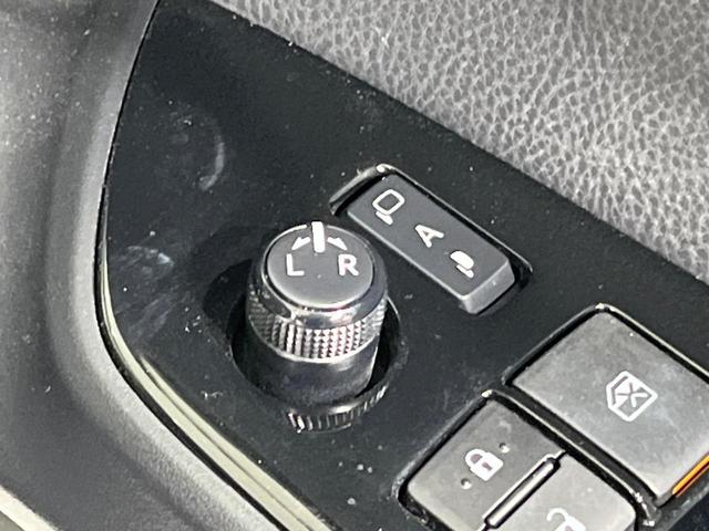 プリウス Ａツーリングセレクション　純正９型ナビ　フルセグ　バックカメラ　セーフティセンス　ブラインドスポットモニター　レーダークルーズ　クリアランスソナー　パーキングアシスト　黒合皮シート　シートヒーター　ＬＥＤヘッド　オートライト（44枚目）