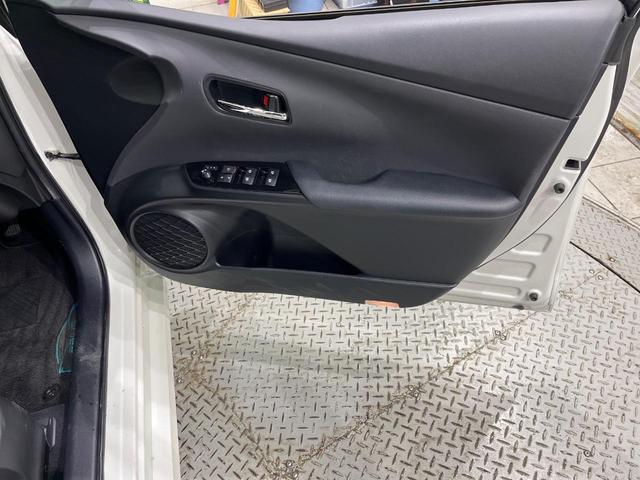 プリウス Ａツーリングセレクション　純正９型ナビ　フルセグ　バックカメラ　セーフティセンス　ブラインドスポットモニター　レーダークルーズ　クリアランスソナー　パーキングアシスト　黒合皮シート　シートヒーター　ＬＥＤヘッド　オートライト（46枚目）