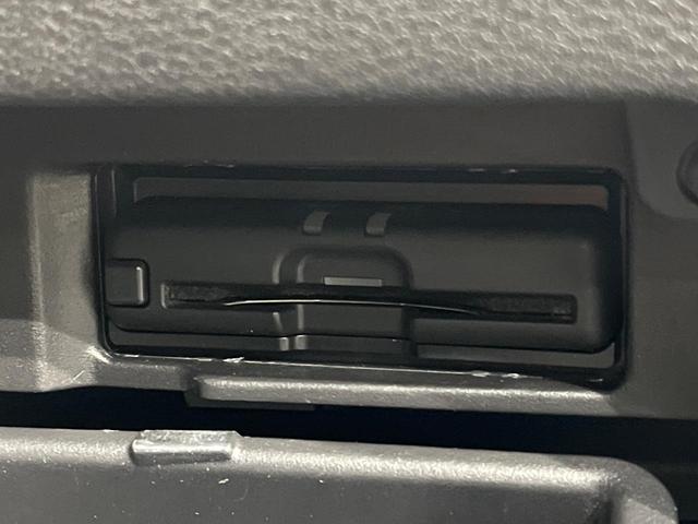 セレナ ハイウェイスターＶ　後期　セーフティパックＡ　純正１０型ナビ　後席モニター　全周囲カメラ　プロパイロット　デジタルインナーミラー　ブラインドスポットモニター　ハンズフリー両側電動スライド　ＬＥＤヘッドライト　オートライト（40枚目）