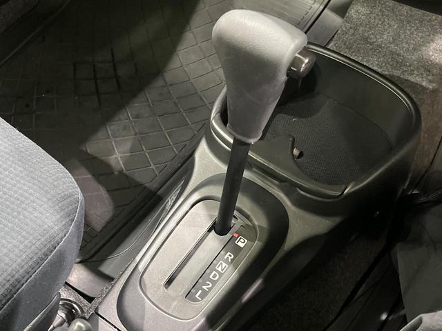 エッセ ＶＳ　メモリアルエディション　純正ＣＤオーディオ　リモコンキー　電動格納ドアミラー　プライバシーガラス　エアコン　シートバックポケット　エアバック　禁煙車（25枚目）