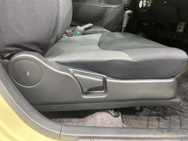 エッセ ＶＳ　メモリアルエディション　純正ＣＤオーディオ　リモコンキー　電動格納ドアミラー　プライバシーガラス　エアコン　シートバックポケット　エアバック　禁煙車（27枚目）