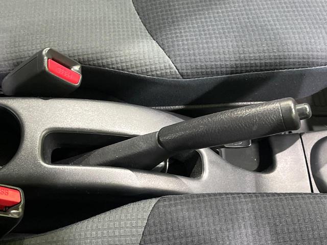 エッセ ＶＳ　メモリアルエディション　純正ＣＤオーディオ　リモコンキー　電動格納ドアミラー　プライバシーガラス　エアコン　シートバックポケット　エアバック　禁煙車（36枚目）