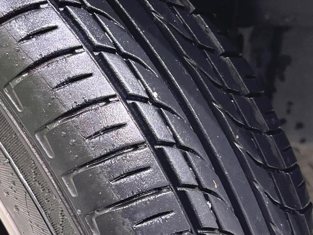 エッセ ＶＳ　メモリアルエディション　純正ＣＤオーディオ　リモコンキー　電動格納ドアミラー　プライバシーガラス　エアコン　シートバックポケット　エアバック　禁煙車（47枚目）