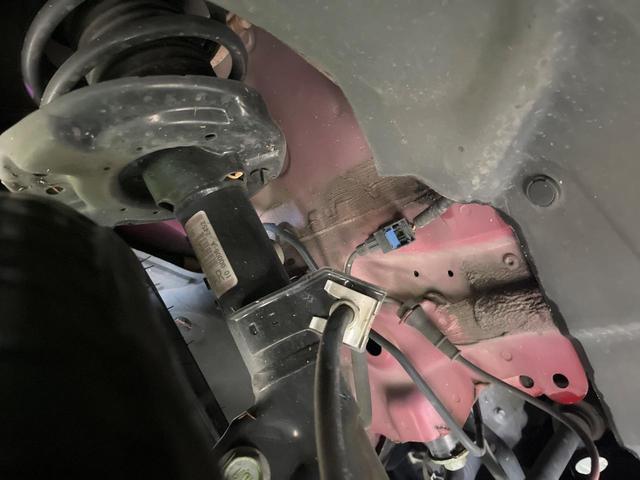 オーラ Ｇ　レザーエディション　純正９型コネクトナビ　全周囲カメラ　寒冷地仕様　ＢＯＳＥ　プロパイロット　衝突警報装置　ブラインドスポットモニタ　黒革シート　シートヒーター　ステアリングヒーター　ワイヤレス充電　ＬＥＤヘッド　ＥＴＣ（20枚目）