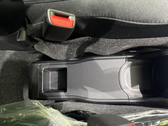 プロボックス ハイブリッドＦ　登録済未使用車　セーフティセンス　オートライト　オートマチックハイビーム　オートエアコン　リモコンキー　ＡＣ１００Ｖ電源　上級ファブリックシート　パワーウィンドゥ　電動格納ミラー　アイドリングストップ（29枚目）