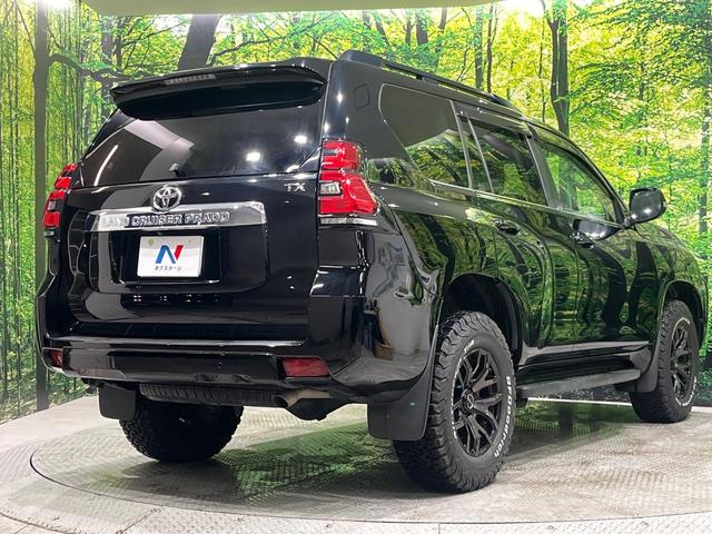 ランドクルーザープラド ＴＸ　Ｌパッケージ　後期　ディーゼル　ムーンルーフ　７人乗　純正９型ナビ　バックカメラ　ＲＡＹＳアルミ　ＢＦグッドリッチタイヤ　ルーフレール　黒革シート　ベンチレーション　シートヒーター　パワーシート　セーフティセンス（17枚目）