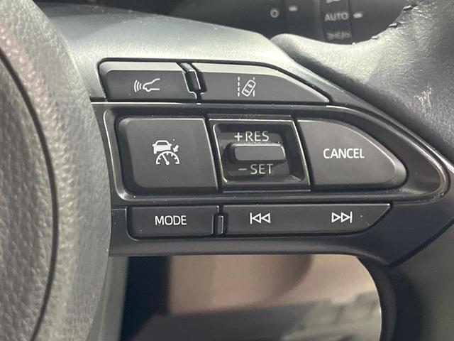 ヤリスクロス ハイブリッドＺ　純正８型ディスプレイオーディオ　バックカメラ　パワーバックドア　セーフティセンス　レーダークルーズ　ドラレコ　ＥＴＣ　スマートキー　ＬＥＤヘッドライト　オートライト　パワーシート　禁煙車（6枚目）